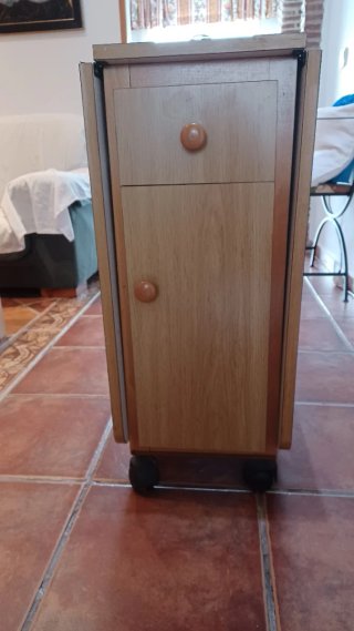 Mesa de cocina extensible con ruedas