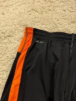 ¡OFERTA! Talla M Shorts Nike Dri-Fit Negro Naranja