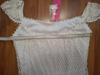 Top blanco crochet abalorios