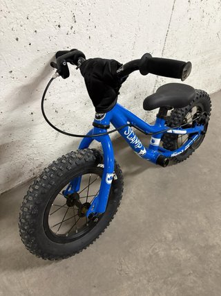 Bicicleta SCAMP sin pedales azul