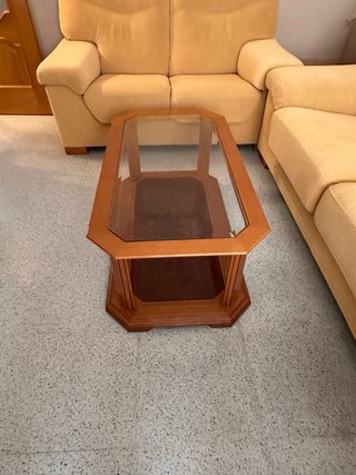 Mesa centro y teléfono madera y cristal