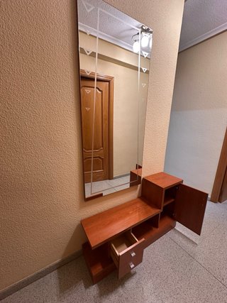 Entradita de madera con espejo