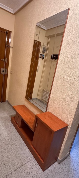 Entradita de madera con espejo