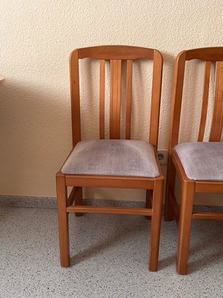 Mesa redonda madera y 4 sillas