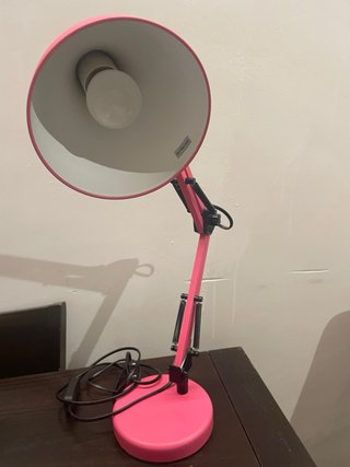 Lámpara de escritorio rosa ajustable