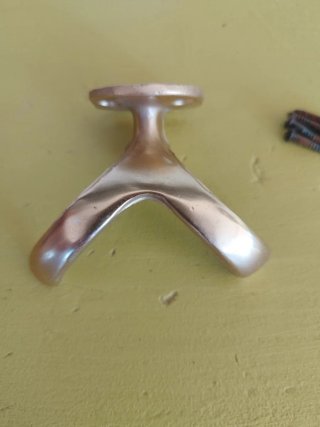 Colgador doble metal dorado
