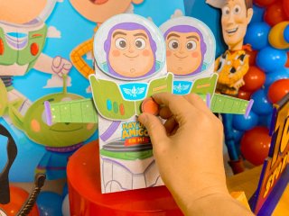 Caja sorpresa Buzz Lightyear Toy Story