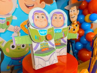 Caja sorpresa Buzz Lightyear Toy Story
