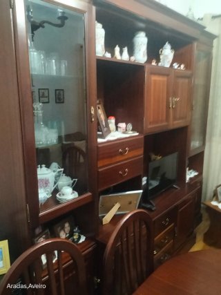 Móvel de sala com cristaleira e para TV