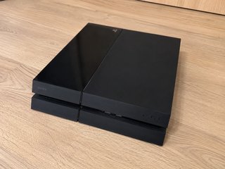 PS4 (PlayStation 4) Negra + 4 Mandos