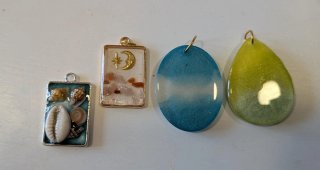 Se personalizan accesorios de resina