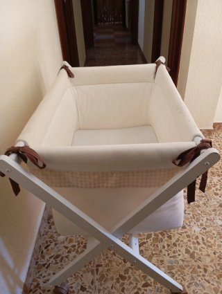 Minicuna madera con ruedas