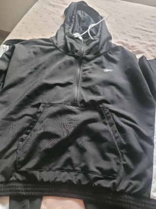 Chándal  Reebok Negra y Blanca