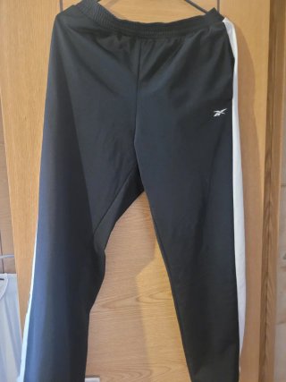 Chándal  Reebok Negra y Blanca