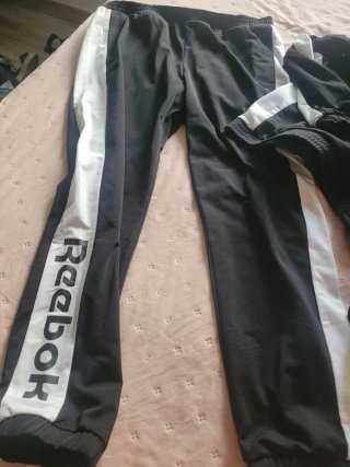 Chándal  Reebok Negra y Blanca