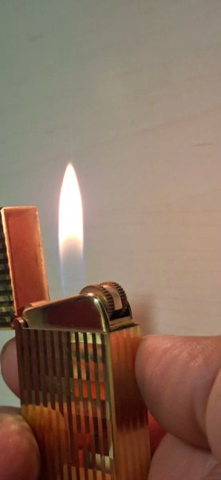 Encendedor Myon Ambassador Chapado Oro.FUNCIONA.
