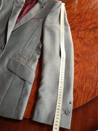 Americana gris con forro morado