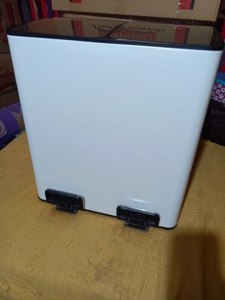 Cubo rifiuti doppio Spirella da cucina 60L con pedale