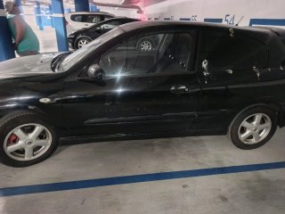 Nissan Almera 2000