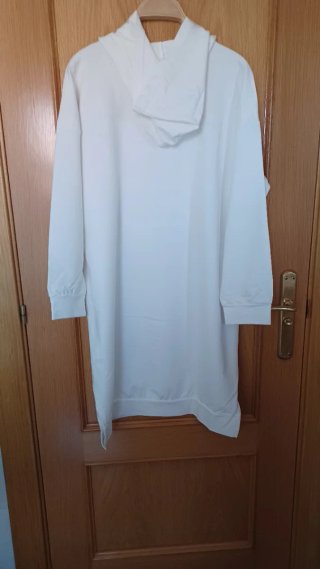 Vestido sudadera blanco con letra E