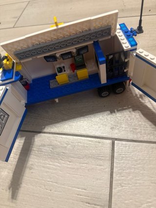 LEGO City Mobile Police Unit 7288
