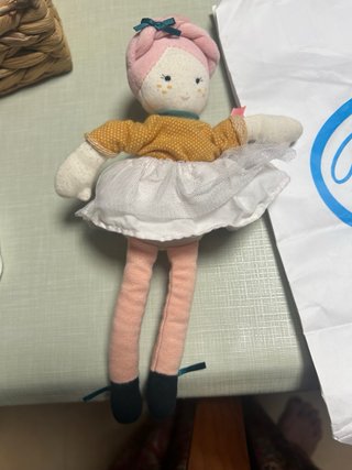 Muñeca de trapo con vestido de tul Moulin