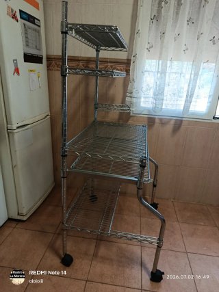 Scaffalatura metallica professionale con ruote