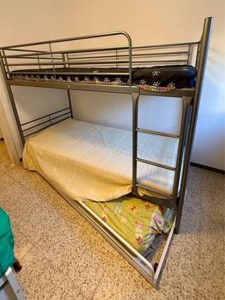 Letto a castello Ikea grigio con materassi