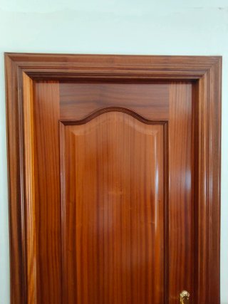 Puerta interior madera maciza