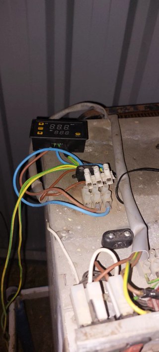Due frigoriferi trivalenti in vendita