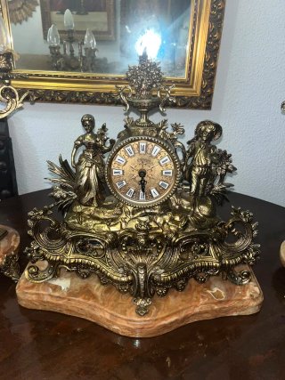 Reloj de Bronce Estilo Antiguo
