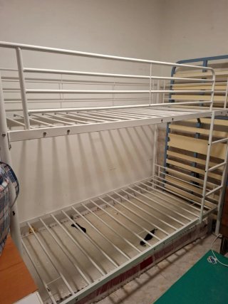 Letto a castello in metallo bianco