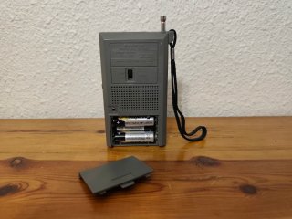 Radio Portátil Sanyo Plata y Negro