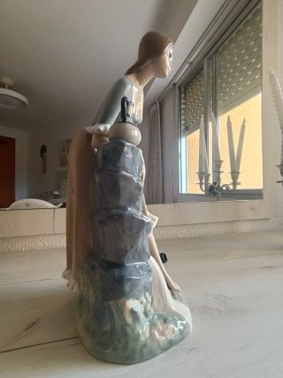 Figura Lladro Mujer