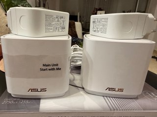 ASUS ZenWiFi AX (XT8) WiFi 6 Mesh System + 2 mini