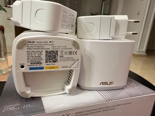 ASUS ZenWiFi AX (XT8) WiFi 6 Mesh System + 2 mini