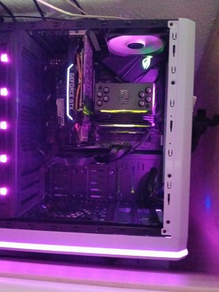 PC Gaming con luces LED RGB