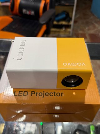 Proyector LED Vamvo Blanco y Amarillo