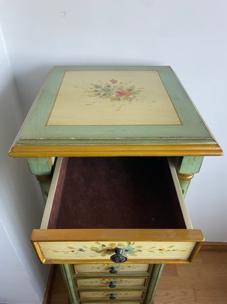 Mueble de madera vintage de 8 cajones.