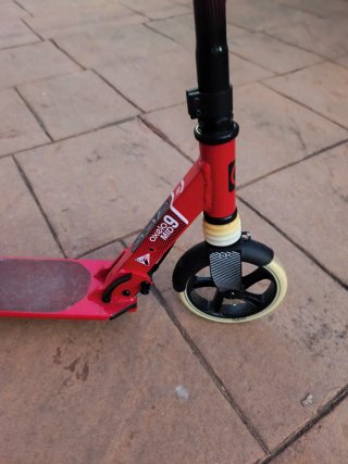Patinete rojo