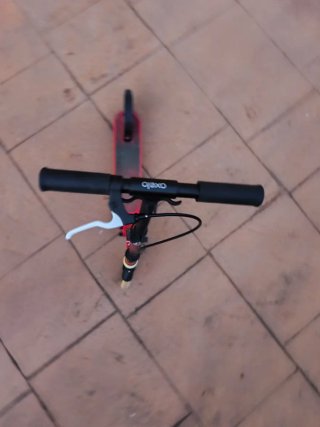 Patinete rojo