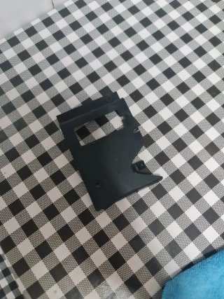 Soporte Luz Capó BMW E36 Sedán
