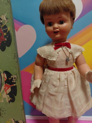 Muñeca antigua Maricela
