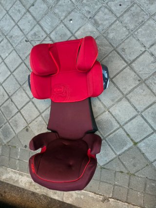 Silla de coche Cybex roja y granate