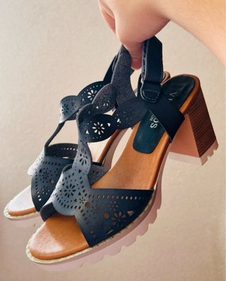 Sandalias tacón azul marino