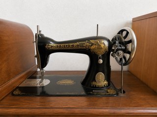 Máquina de coser Singer antigua