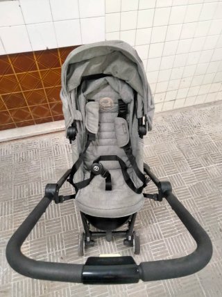 Carro de bebé Cybex gris
