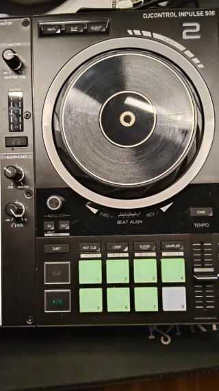 Controladora DJ Hercules Impulse 500 Negra