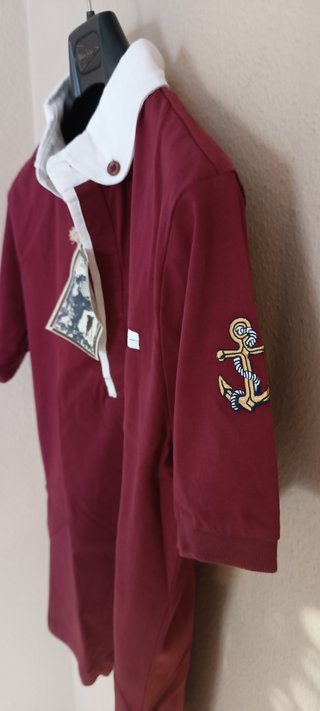 Polo 'Giorgio di Mare'. Burdeos. Talla L. NUEVO.