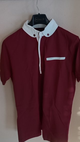 Polo 'Giorgio di Mare'. Burdeos. Talla L. NUEVO.
